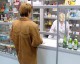 Фармацевт омской аптеки добровольно отдала мошеннице 23 тыс. рублей
