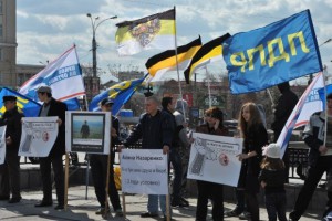 В Омске на Театральной площади прошел митинг за «стволы»