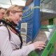 Омичи медлят с универсальными картами