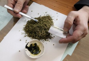 Экс-сотрудник омской транспортной полиции сел на восемь лет за наркотики