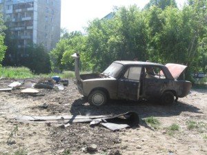 В Омске из-за возгорания тополиного пуха загорелись два гаража и взорвался газовый баллон