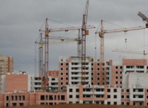 Пьяный омич на стройке проткнул себе сердце и лёгкие