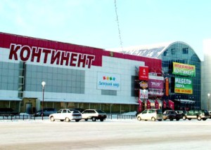 Омич отсудил у «Континента» 60 тысяч за упавший на машину столб