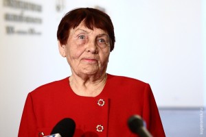 «Путинская бабушка» отсудила у мэрии квартиру для многодетной семьи