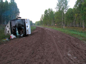 Двое пассажиров из туристического автобуса проведут две недели в больнице