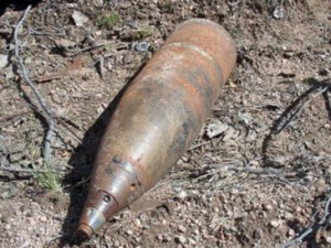 На окраине Омска нашли сразу два артиллерийских снаряда