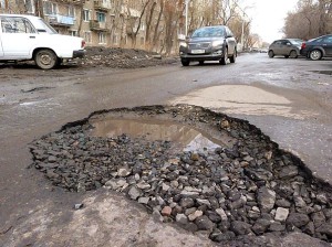 В Омской области 215 миллионов, выделенных на дороги, ушли «налево»