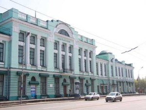Начала работу выставка искусствоведа Владимира Чиркова