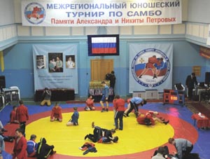 VIII межрегиональный юношеский турнир по самбо памяти Александра и Никиты Петровых соберет более 15 команд