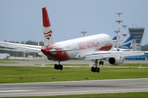 С конца июня Омск и Крым свяжет прямой авиарейс