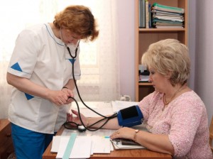 С 2018 года в поликлиниках Омска начнут работать гериатрические кабинеты